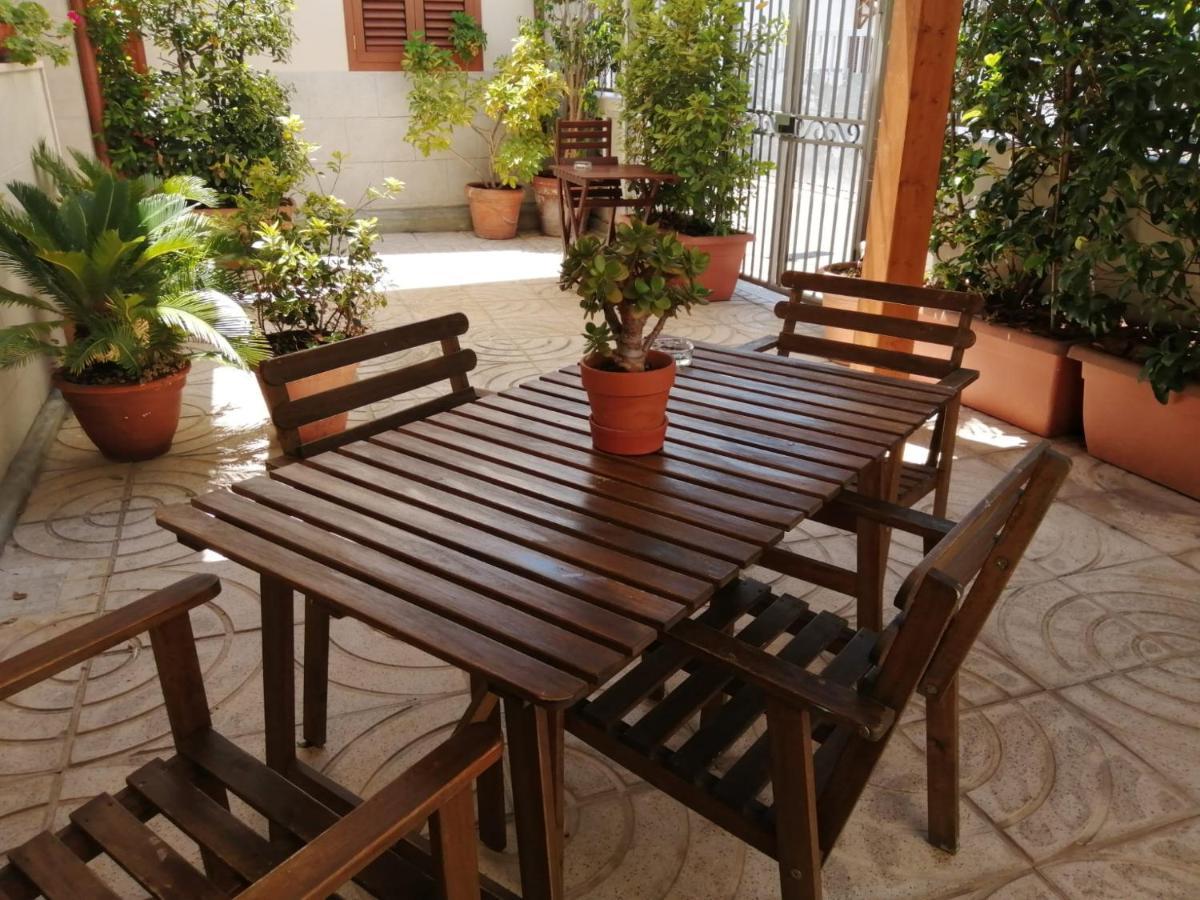 לינה וארוחת בוקר טאראנטו 7 Contrade מראה חיצוני תמונה